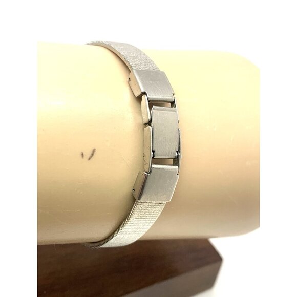 Seiko Women\'s Watch 8Y21-0019 Vintage Quartz Gold Silver Dial Steel Petite 20mm main image 5
